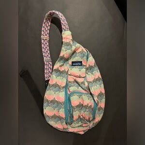 KAVU Women's Patterned Sling Bag - Pink and Blue